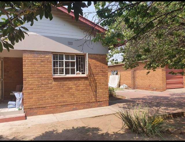 3 BEDROOM HOUSE FOR SALE IN VANDERBIJLPARK SW 1